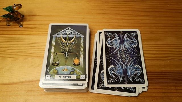 Обзор колоды Таро Драконов US Games Systems (Dragon Tarot by Peter Pracownik) смотреть онлайн