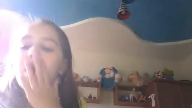 Я  испачкала  руку