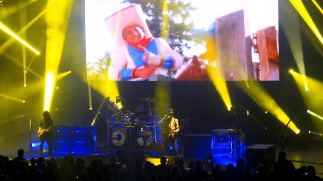PRIMUS - WINONAS BIG BROWN BEAVER & LES INTRO - GREEK THEATER LA 10/17/21 смотреть онлайн