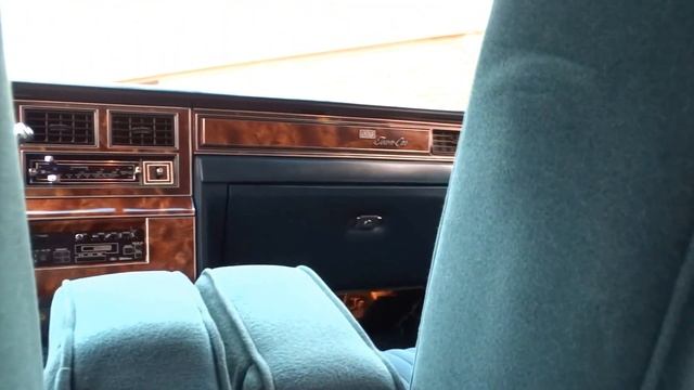 1983 Lincoln Town Car смотреть онлайн