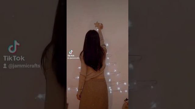 DIY Wall Christmas Tree - Fairy Light Christmas Tree #christmas #decor #home #tree #light #wall смотреть онлайн