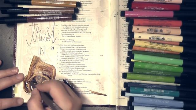 Bible Journaling: Some Trust in Chariots (Psalm 20, 21, & 22) смотреть онлайн