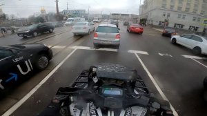 За квадроциклистом с маяками ДПС. По городу на квадроцикле.