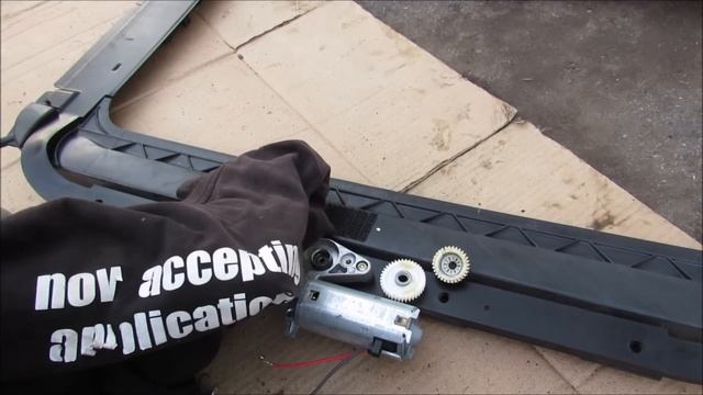 How a Sunroof Works смотреть онлайн