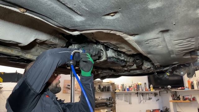 РЕМОНТ КУВАЛДОЙ , замена подушки раздаточной коробки, специнструмент смотреть онлайн