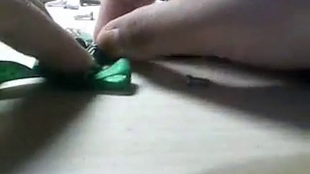 Как сделать фенечку из ленточек Урок 1 смотреть онлайн
