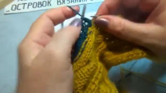 #547 ТАПОЧКИ СПИЦАМИ С КОСАМИ. ИНТЕРЕСНЫЙ СПОСОБ ВЯЗАНИЯ. МАСТЕР КЛАСС. смотреть онлайн