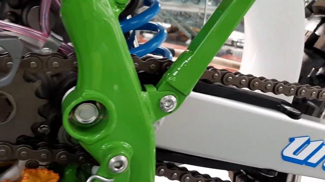 Kawasaki KX 500 Awesome re-build.Full OEM смотреть онлайн