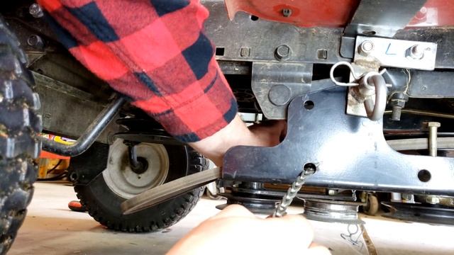 How to Install a Craftsman Snow Blower Attachment and Remove the Mower Deck (Model No. 486.248374) смотреть онлайн