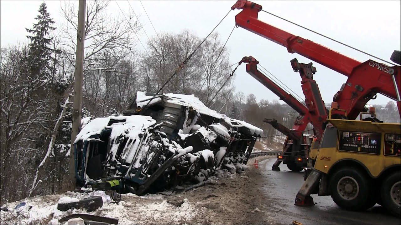Лобовое столкновение на А108. Работа 4 эвакуаторами. смотреть онлайн