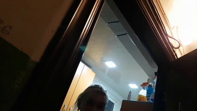 SOS!!! КВАРТИРАНТЫ СВЕРХУ ВЫЖИВАЮТ МЕНЯ ИЗ СОБСТВЕННОЙ КВАРТИРЫ смотреть онлайн