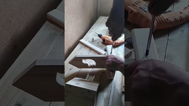 Своими руками изделие из дерева кормушка для птиц . смотреть онлайн