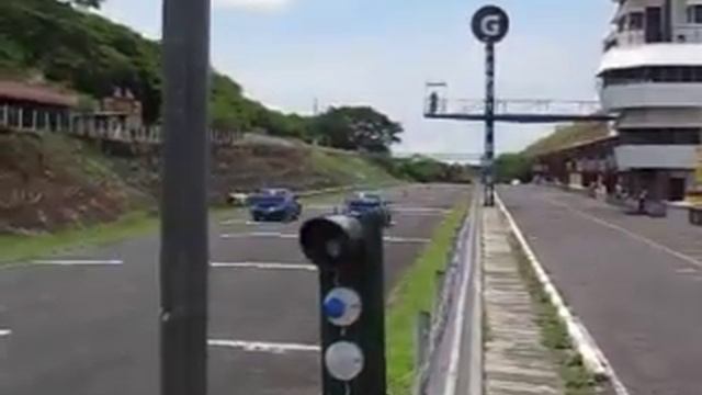 SUBARU WRX 2.0 VS 2.5 смотреть онлайн