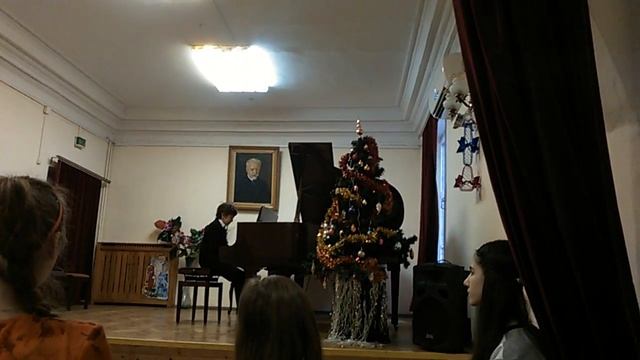 С. Прокофьев, "Монтекки и Капулетти ", исполняет Даниил Литовкин, 12 лет смотреть онлайн