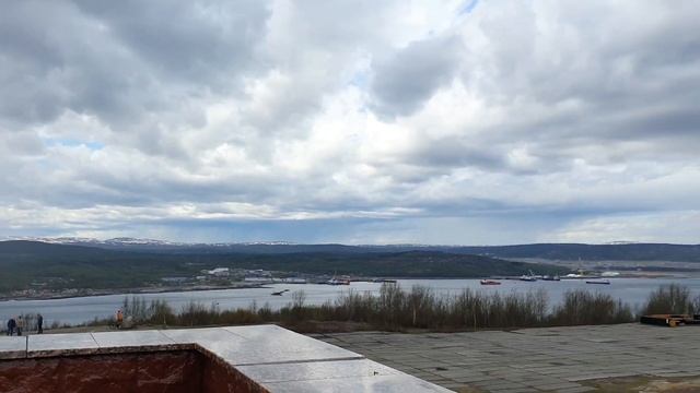 Семёновское озеро, памятник Алёше. Мурманск 20 мая 2023 смотреть онлайн