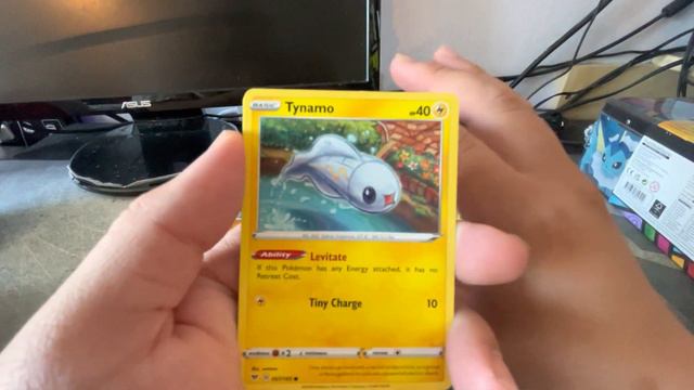 What’s inside a Pokémon TCG Eevee 3 Pack from Costco? смотреть онлайн