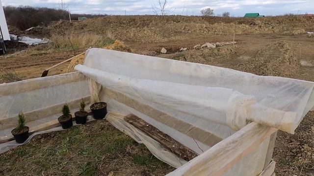 Строю укрытие для саженцев на зиму, вернулся экскаватор смотреть онлайн