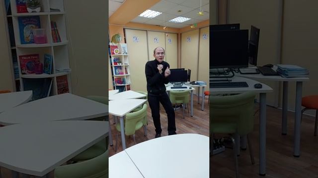 Страна читающая — Александр Лекомцев читает отрывок из произведения «Чёрный человек» С. А. Есенина смотреть онлайн