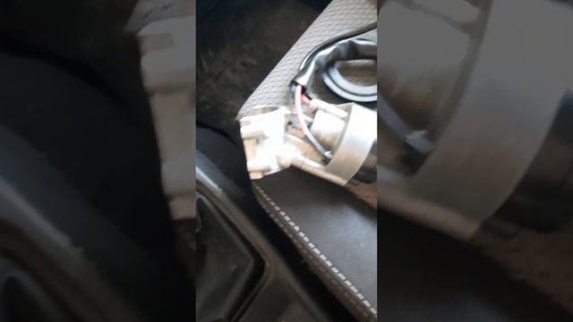 не поворачивается ключ в замке зажигания что бы завести калину ,приору и другие ВАЗы . смотреть онлайн