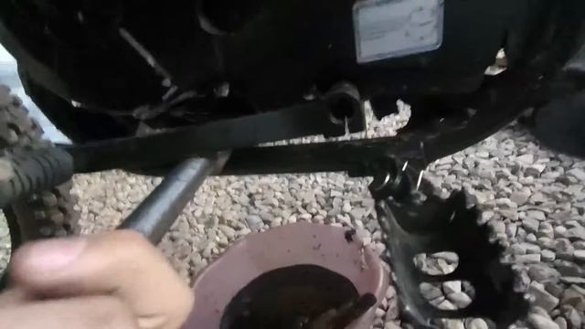 Замена масла спустя 1000км в 172FMM моторе мотоцикла Motoland XR-250 ENDURO смотреть онлайн