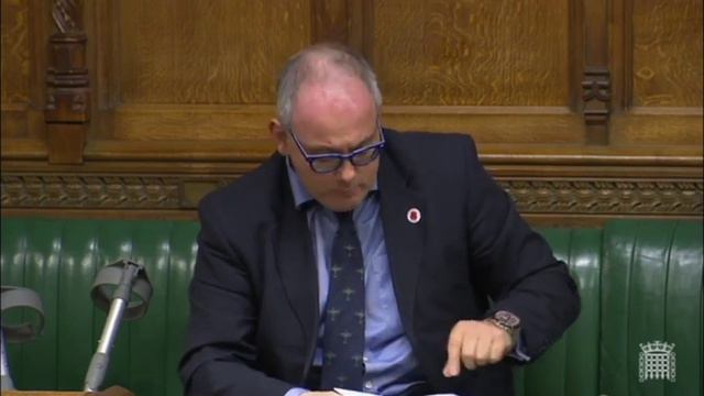Harlow MP Robert Halfon calls for more mental health provision in schools смотреть онлайн