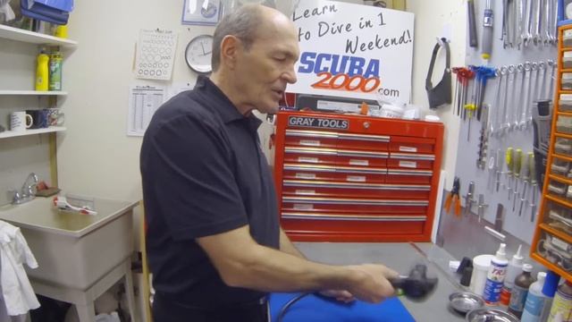 Servicing The Second Stage - Scuba Tech Tips #9 смотреть онлайн