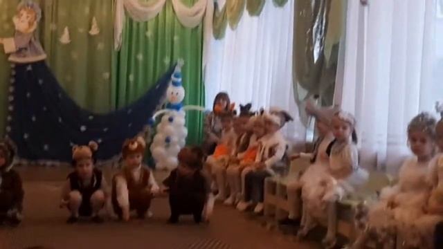 наш волк жгет на утреннике) смотреть онлайн