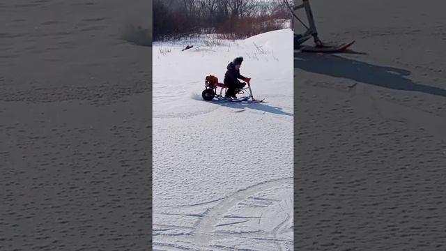 зимние катания/ самодельный самокат смотреть онлайн