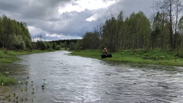 Квадроцикл Yamaha Grizzly против течения смотреть онлайн