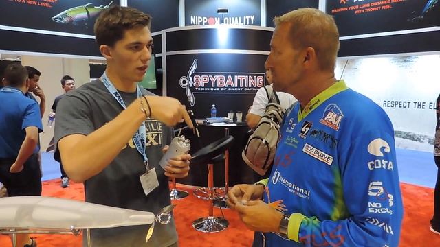 How Spybaiting Works -- ft. Duo Realis Pro Chris Jackson (iCast 2015) смотреть онлайн