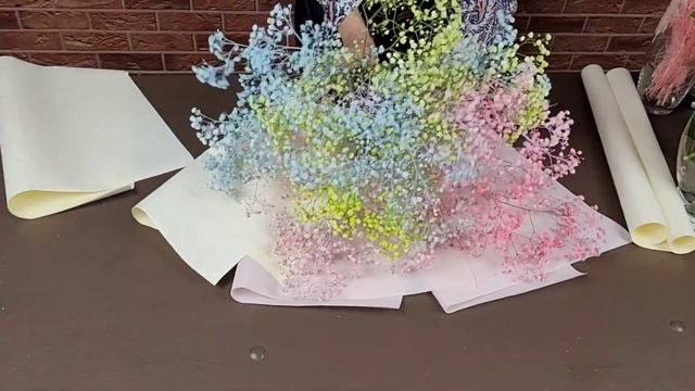 Объёмный букет из цветной гипсофилы смотреть онлайн