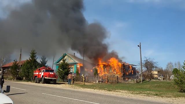 Пожар д.Новленское Юрьецкого района(01.05.17) смотреть онлайн