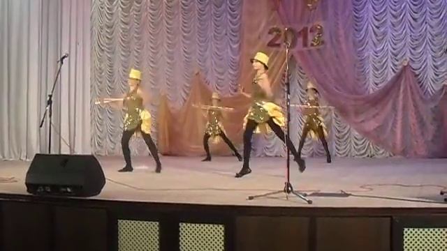 Девчонки танцуют джаз.AVI смотреть онлайн