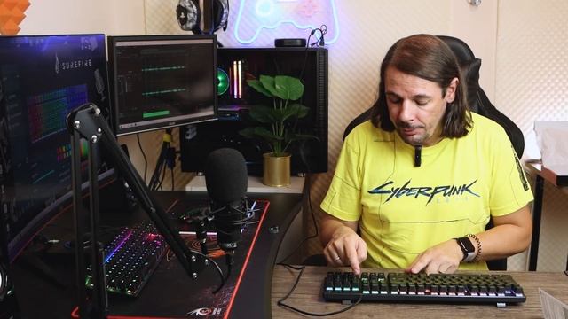 Asta chiar are toate tastele - Tastatura Surefire Kingpin M2 смотреть онлайн