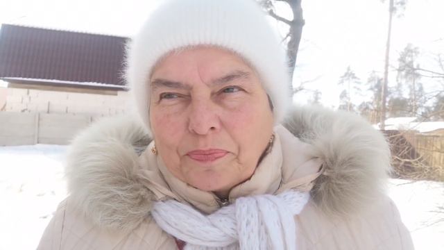 Я вошла в солдатскую столовую и обалдела. Сто бритых голов повернулись ко мне. смотреть онлайн