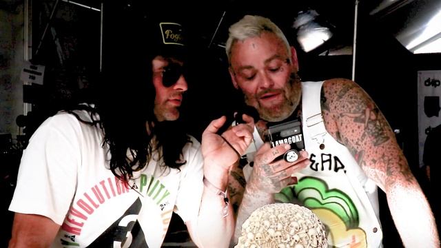 Alexisonfire vocalist George Pettit and guitarist Wade MacNeil react to Lambgoat comments смотреть онлайн