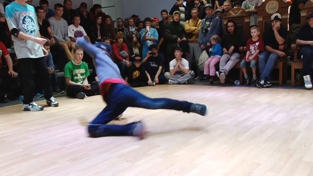V1 Battle 2013. Юниоры 2х2. Баттл смотреть онлайн