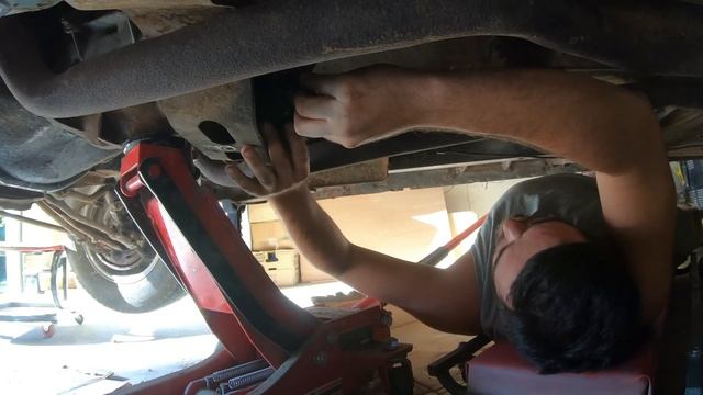 4 Speed Swap! Abandoned 1970 Ford Torino Gets Major Upgrade! смотреть онлайн