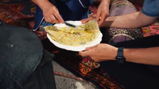 А в тюрьме сейчас ужин, макароны! А в Азербайджане кята, огромный чебурек! А на сайте Одноклассники смотреть онлайн