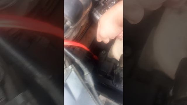 Завести W140 если разрядился аккумулятор и нету доступа к багажнику. смотреть онлайн