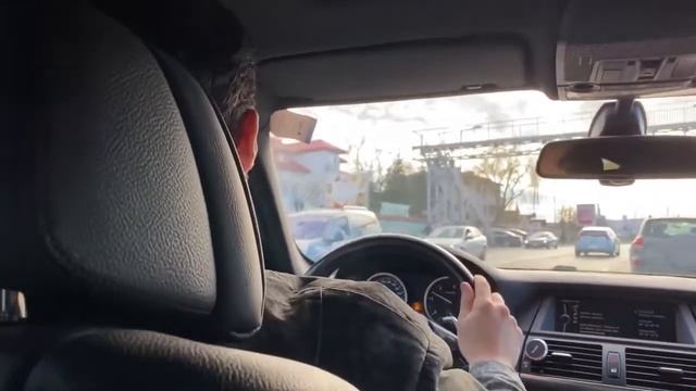 ABSOLUTE IDIOT CUTS FINGER OFF WITH MACHETE - Tate Confidential (EP.27) смотреть онлайн