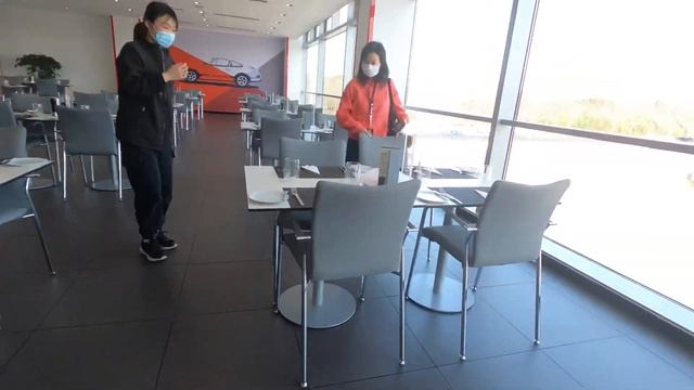 Porsche Experience Center Shanghai: Tour & Lunch @ Restaurant RS смотреть онлайн