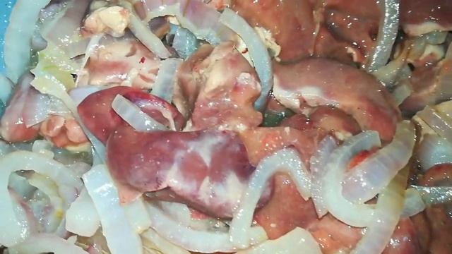 КУРИНАЯ ПЕЧЕНЬ В СМЕТАНЕ. Буквально тает во рту! Как приготовить Печень куриную смотреть онлайн