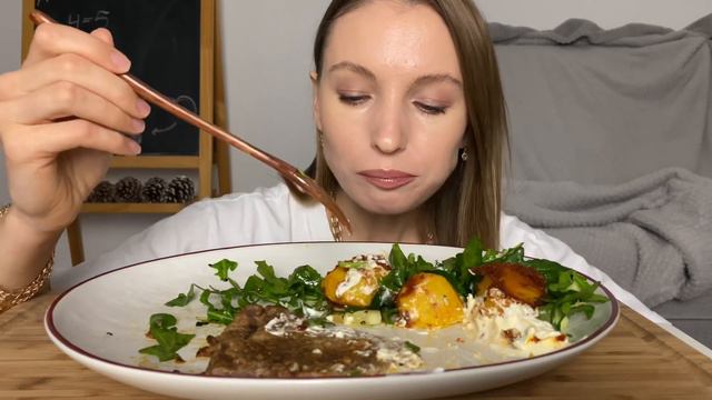 МУКБАНГ МЯСО С ЗАПЕЧЕННОЙ КАРТОШКОЙ | ПОДГОТОВКА К НОВОМУ ГОДУ И РОЖДЕСТВУ смотреть онлайн