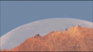 "Луна упала на Землю!" Фейк или нет? "Видео падения Луны на Землю снял фотограф около вулкана."