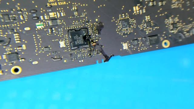 Apple A1466 (820-00165-A) Charging Problem (Battery Not Detected). смотреть онлайн
