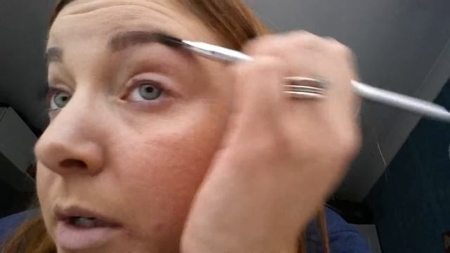 Billion Dollar Brows universal Brush смотреть онлайн