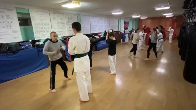 Старшие 30 октября 2023 года. Киокусинкай каратэ в Климовске на Западной 12.