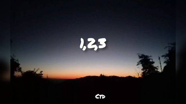 Bella Poarch- Build a B*itch (lyrics video) смотреть онлайн