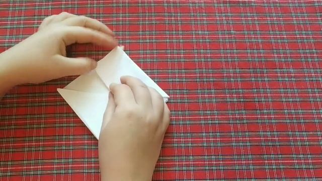 Как сделать прыгающую лягушку из бумаги. Лягушка оригами своими руками.